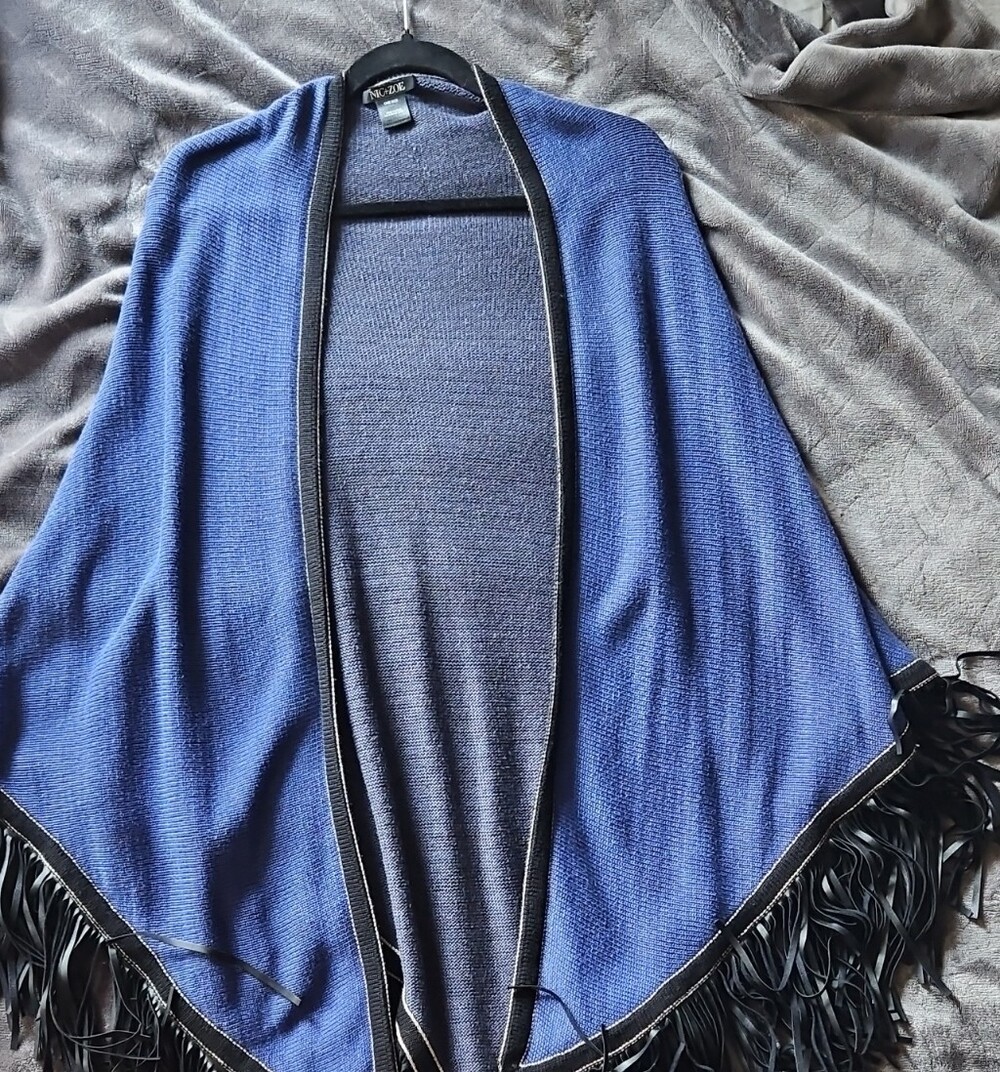 NIC+ZOE Blue Knit Open Front Wrap with Black Trim